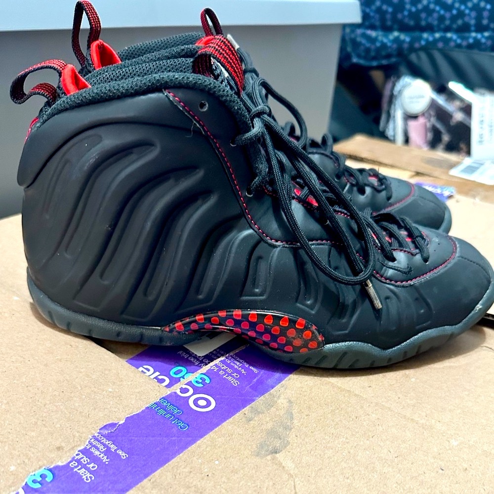 Boys Nike. Black and Red Foamposites